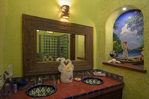 Casita | Bathroom | Shower, free toiletries, hair dryer, bathrobes - El Corazón Golf & Spa Resort Manzanillo (Manzanillo)