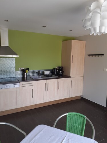 Small 25 m2 gîte in a green setting