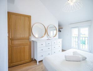 2 dormitoris, un bressol de viatge, wifi gratuïta i roba de llit