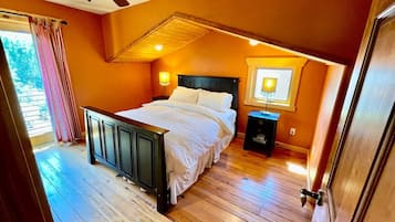 4 bedrooms, iron/ironing board, travel cot, free WiFi