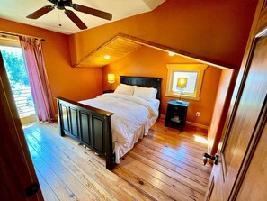 4 bedrooms, iron/ironing board, travel cot, free WiFi