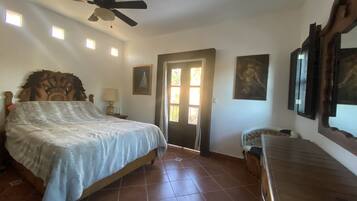 1 bedroom, travel cot, free WiFi, bed sheets