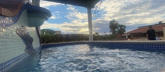 Honeymoon suite with private jacuzzi DISCOUNTED RATE