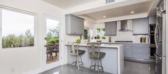 Los Angeles CA ,Entire house,amazing view,big pool