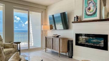 Smart TV y chimenea