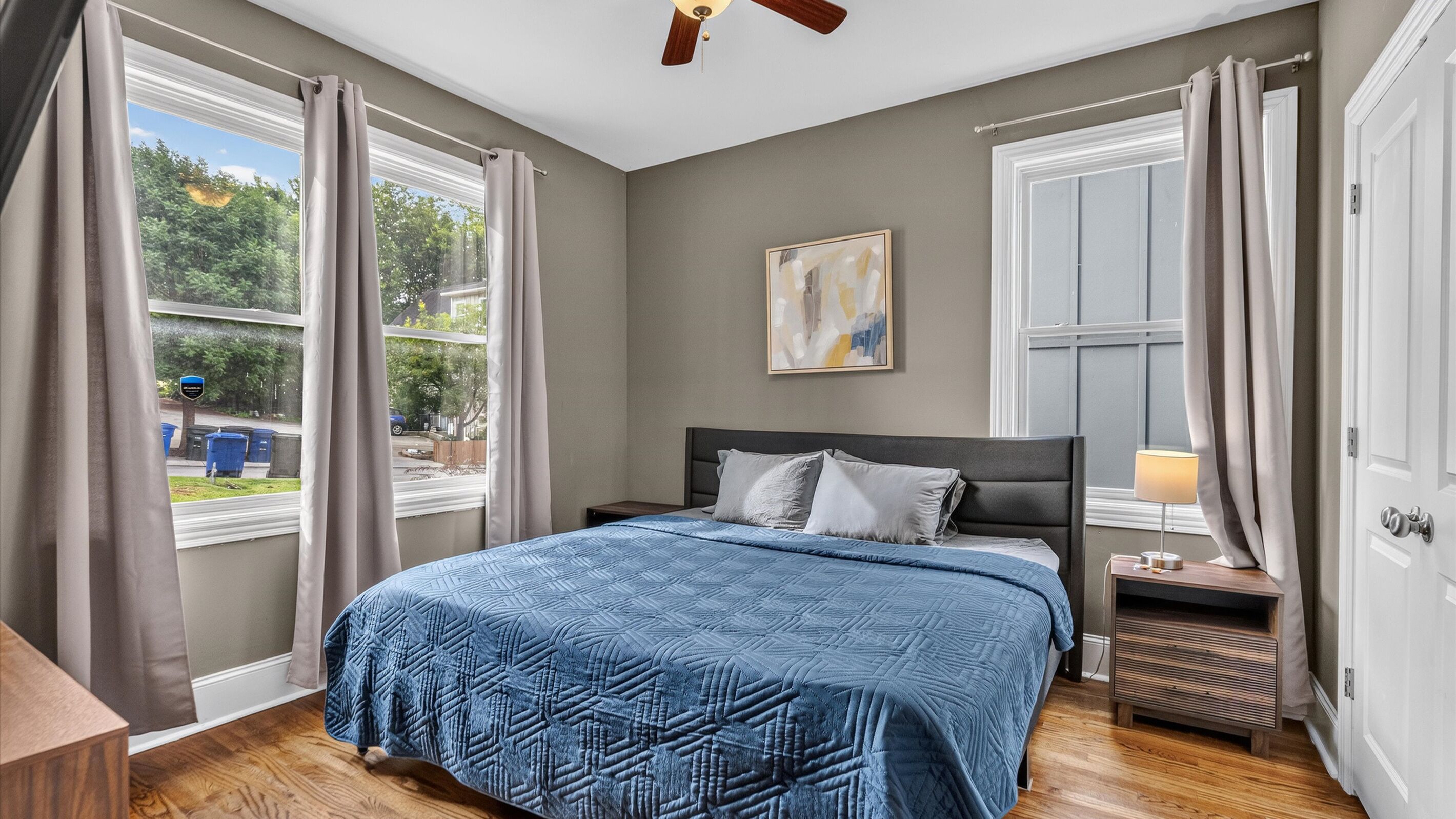 3 chambres, bureau, fer et planche à repasser, Wi-Fi gratuit