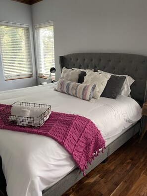 8 chambres, bureau, Wi-Fi gratuit, draps fournis