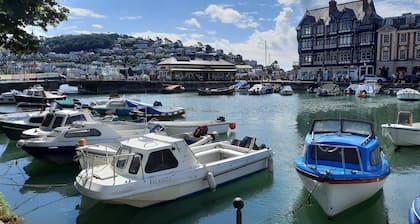 Dartmouth Devon- 2 bedrooms detached chalet - 2 bathrooms & parking outside door