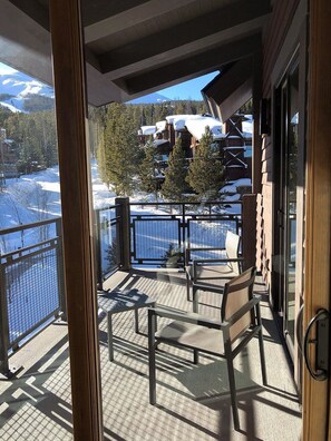 Property grounds - TRUE SKI IN/OUT GRAND CO PEAK 8: 3BD/3BA Sleep12 LUXURY RESORT March 14-21, 2026 (Breckenridge)