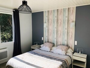 3 chambres, fer et planche à repasser, Wi-Fi gratuit, draps fournis