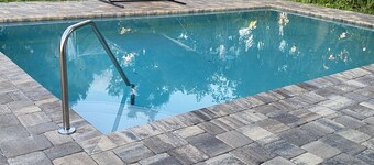 Pool House 3 miles from the 🏖 Beach