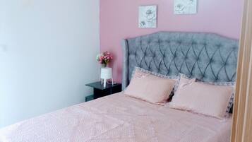 1 bedroom, iron/ironing board, free WiFi, bed sheets