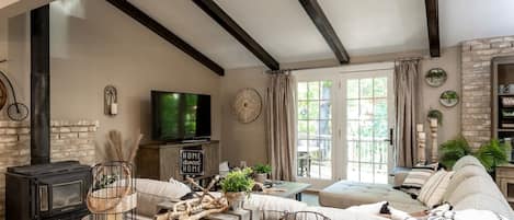 Smart-TV, peis, videospill og kontorer