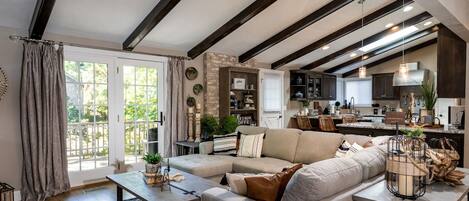 TV connectée, cheminée, jeux vidéo, espaces bureaux