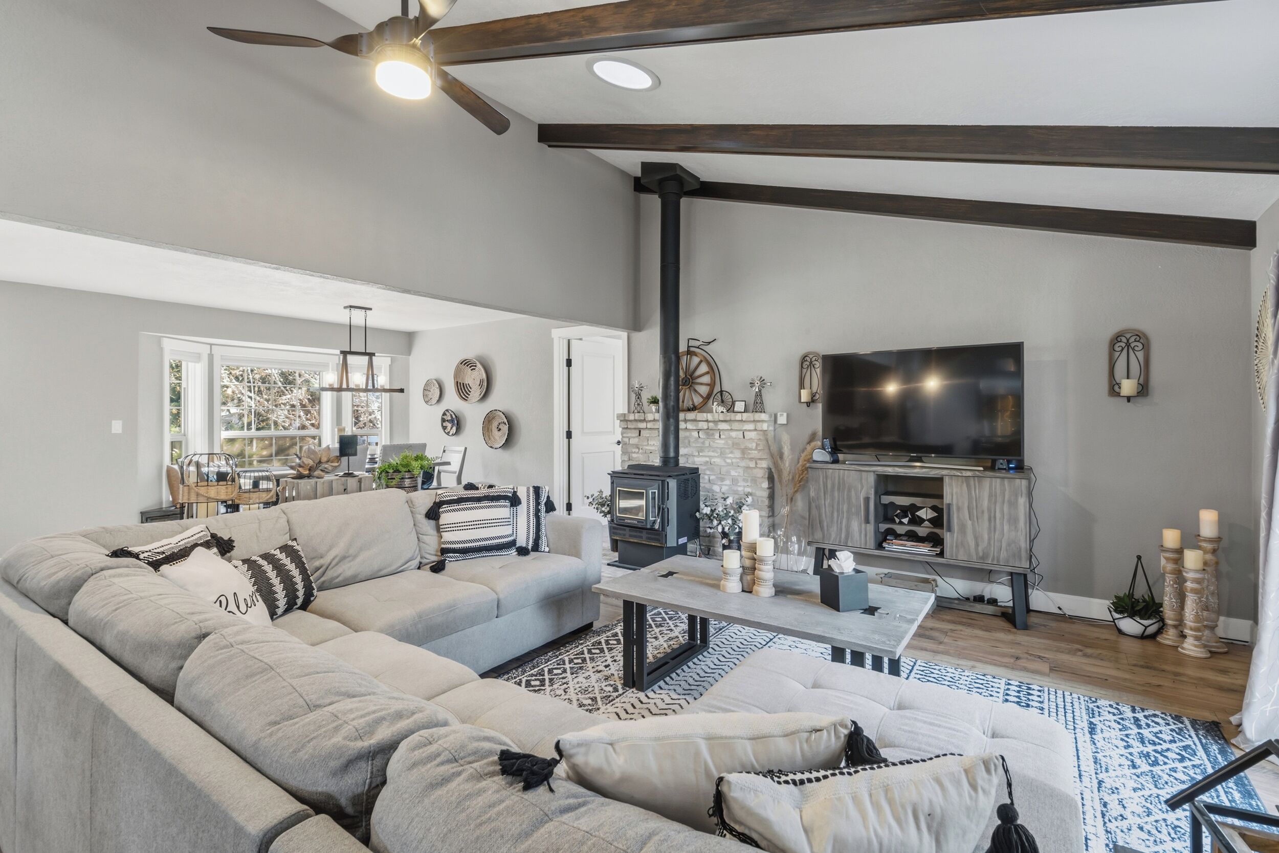 Smart TV, fireplace, video games, offices