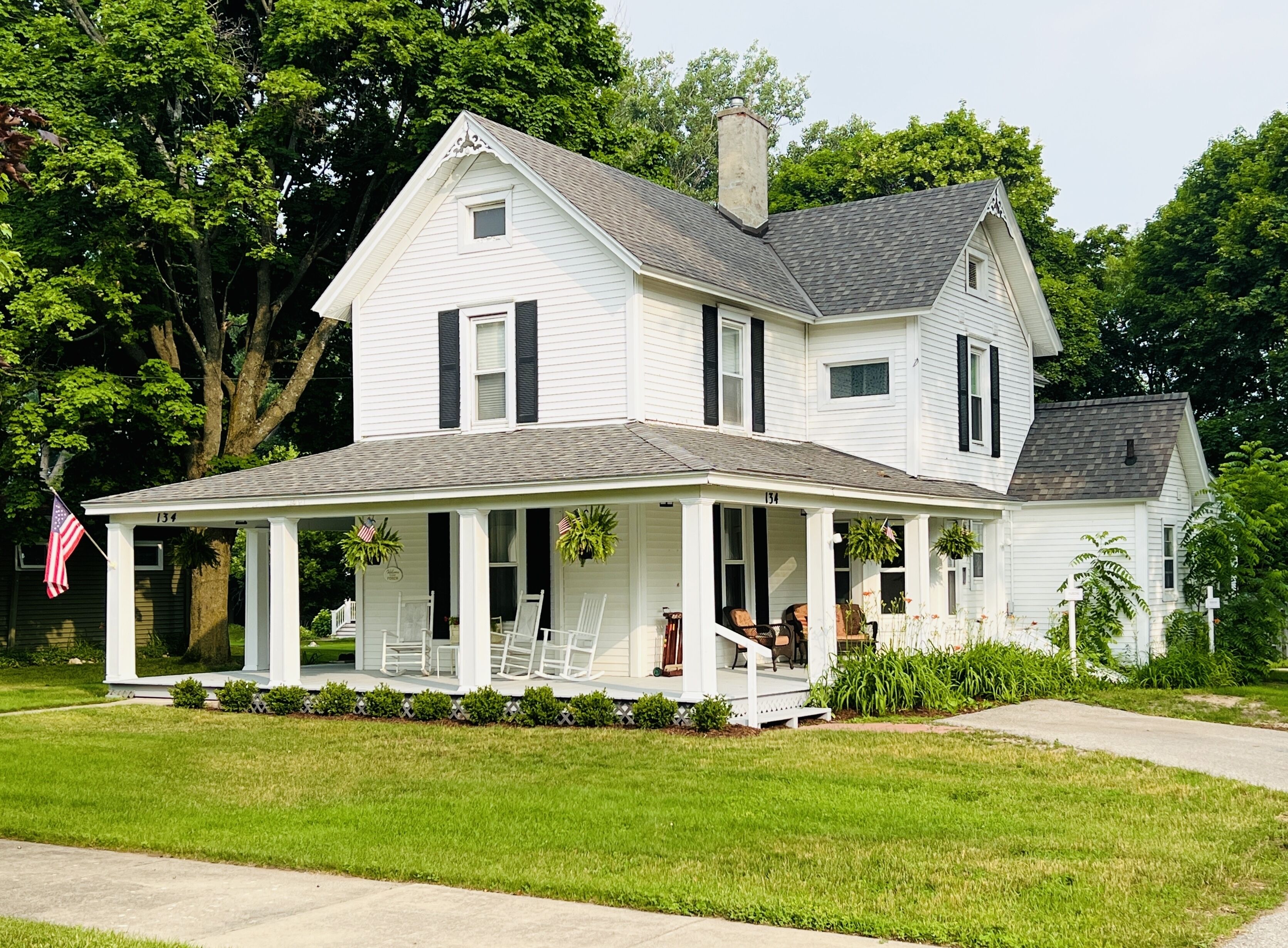Spacious turn-of-the-century with modern features. Close to downtown and lake!