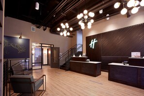 Lobby - Holiday Inn Louisville Downtown by IHG (Louisville)
