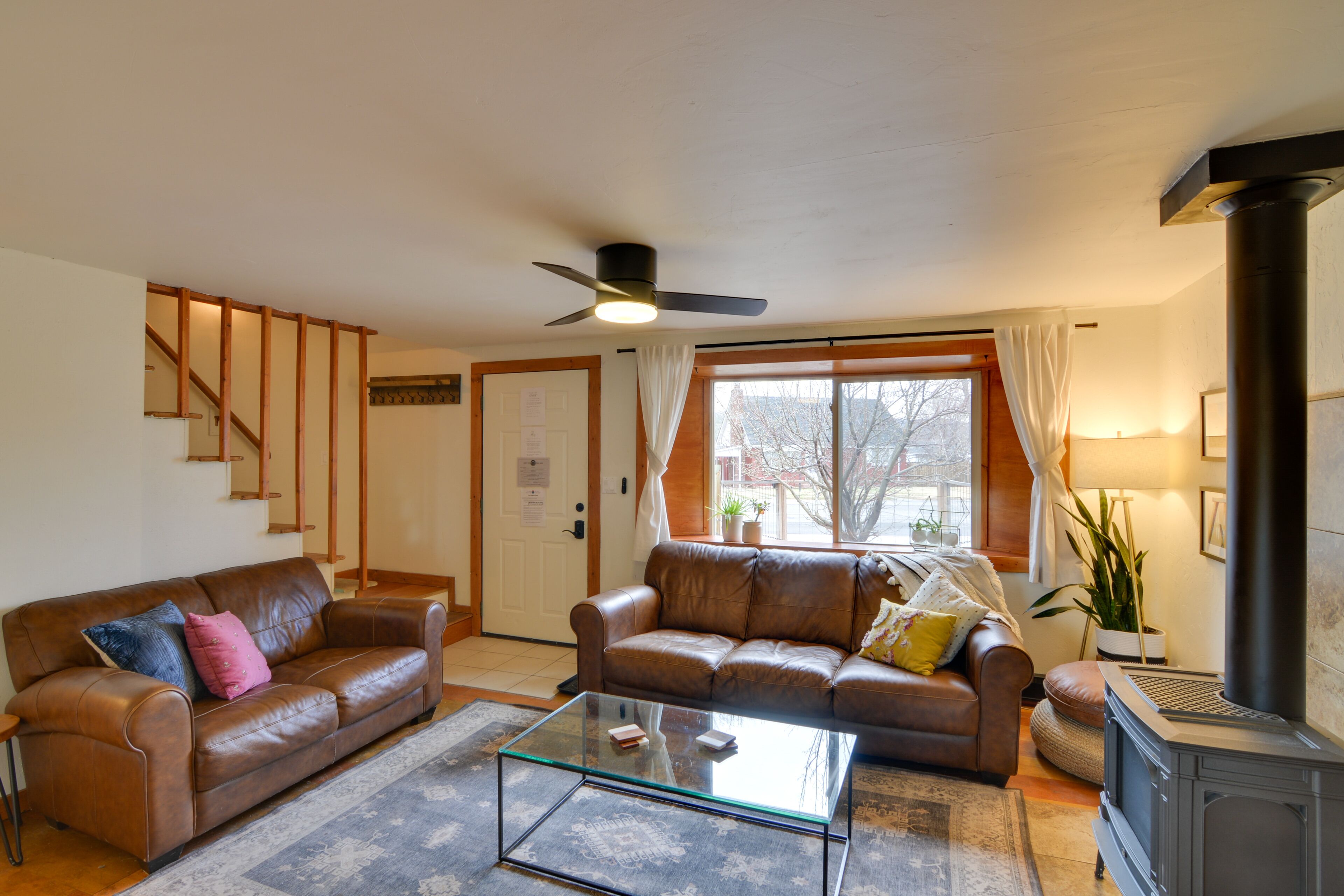 Buena Vista Getaway ~ 1/2 Mi to Downtown!