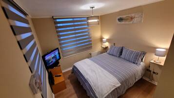 2 bedrooms, iron/ironing board, free WiFi, bed sheets