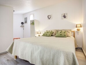 1 Schlafzimmer, Reisekinderbett, WLAN, Bettwäsche