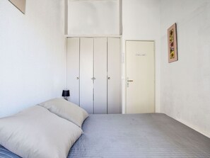 1 bedroom, travel crib, WiFi, bed sheets