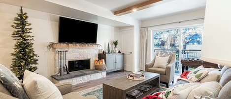 Télévision, cheminée