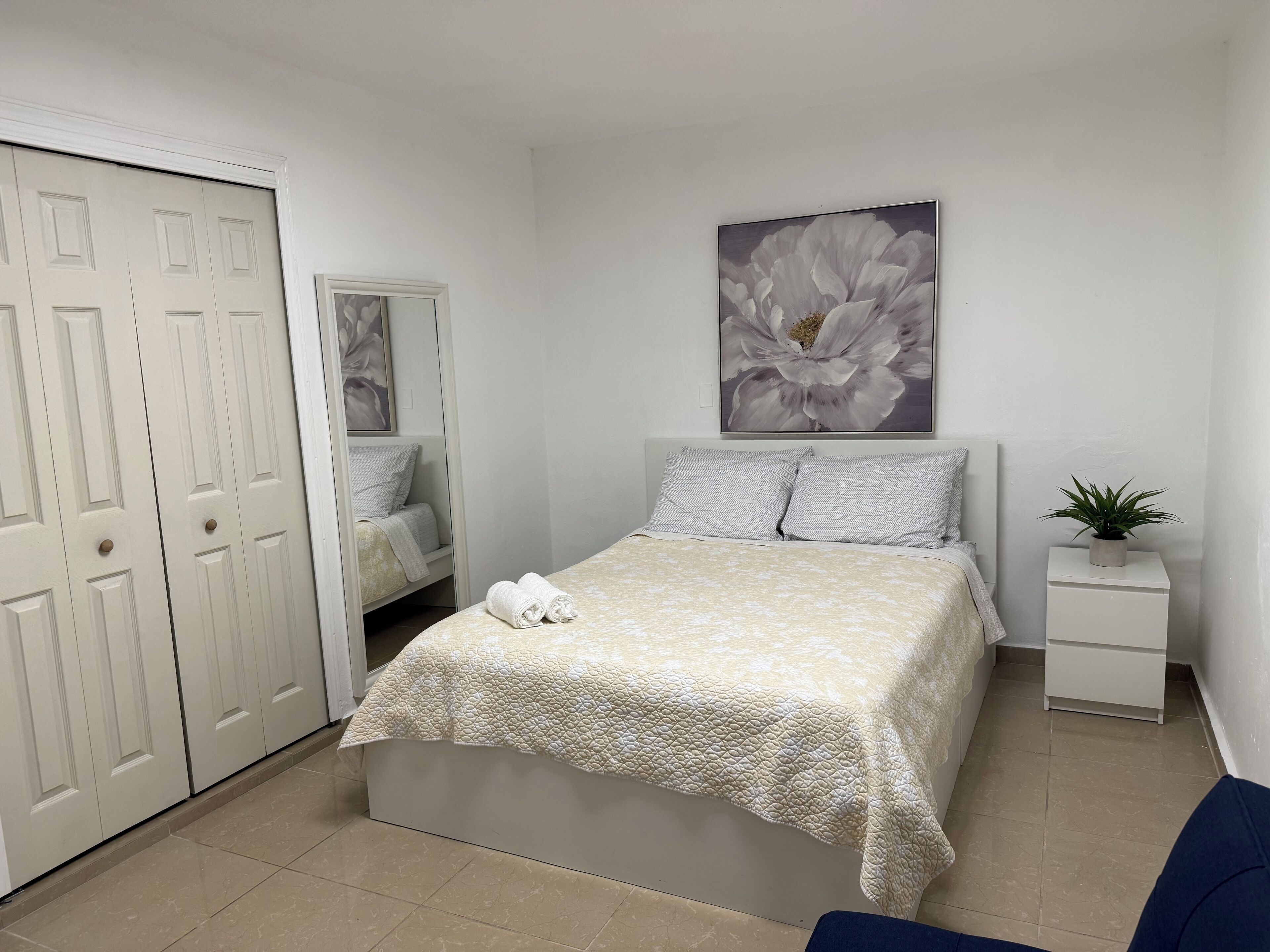 1 quarto, Wi-Fi de cortesia, roupa de cama