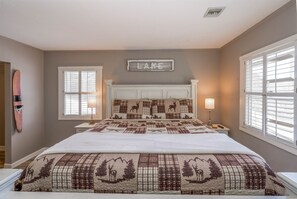 5 bedrooms, travel cot, free WiFi, bed sheets