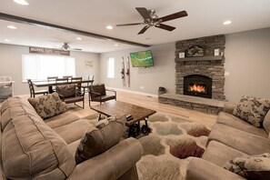 Smart TV - 5bdm on Table Rock Lake, by SDC!Boat slip access (Branson)