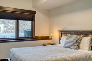 8 makuuhuonetta, silitysrauta/-lauta, ilmainen Wi-Fi, vuodevaatteet