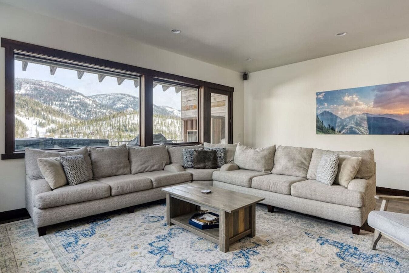 Smart TV, fireplace, table football, ping pong