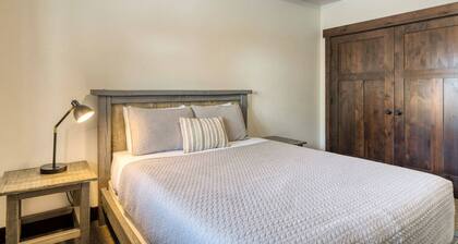 Luxury on Whitefish Mountain! 9BD 6BA Sleeps 25!