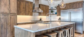 Luxury on Whitefish Mountain! 9BD 6BA Sleeps 25!