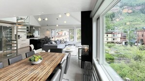 House, 4 Bedrooms | Dining