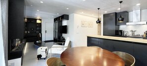 Apartamento, 3 habitaciones | Restauración