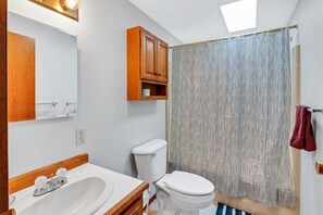House, 4 Bedrooms | Bathroom | Free toiletries, towels - Chandler Hill Base Camp - Enjoy A Nature Getaway In This Rustic Home In The Mountains, 10 Minutes From Sunday River Ski Mountain! 4 Bedroom Home by RedAwning (Bethel)