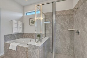 Villa, Mehrere Schlafzimmer | Badezimmer