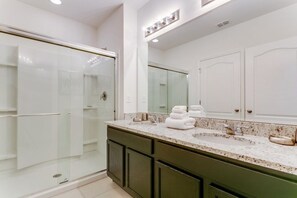 Villa, 6 Bedrooms | Bathroom - Luxury 6 Bedroom 4.Bath Home With Spa 6 Villa by RedAwning (Davenport)