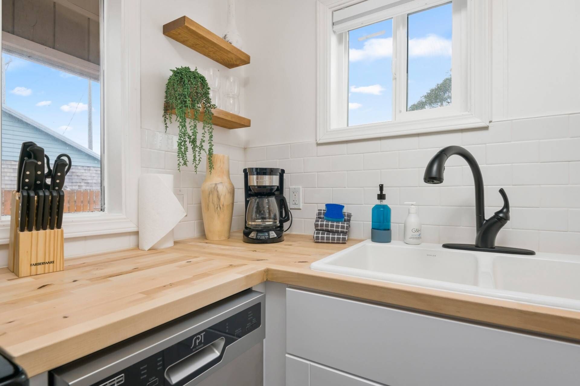 雪櫃、微波爐、焗爐、爐具