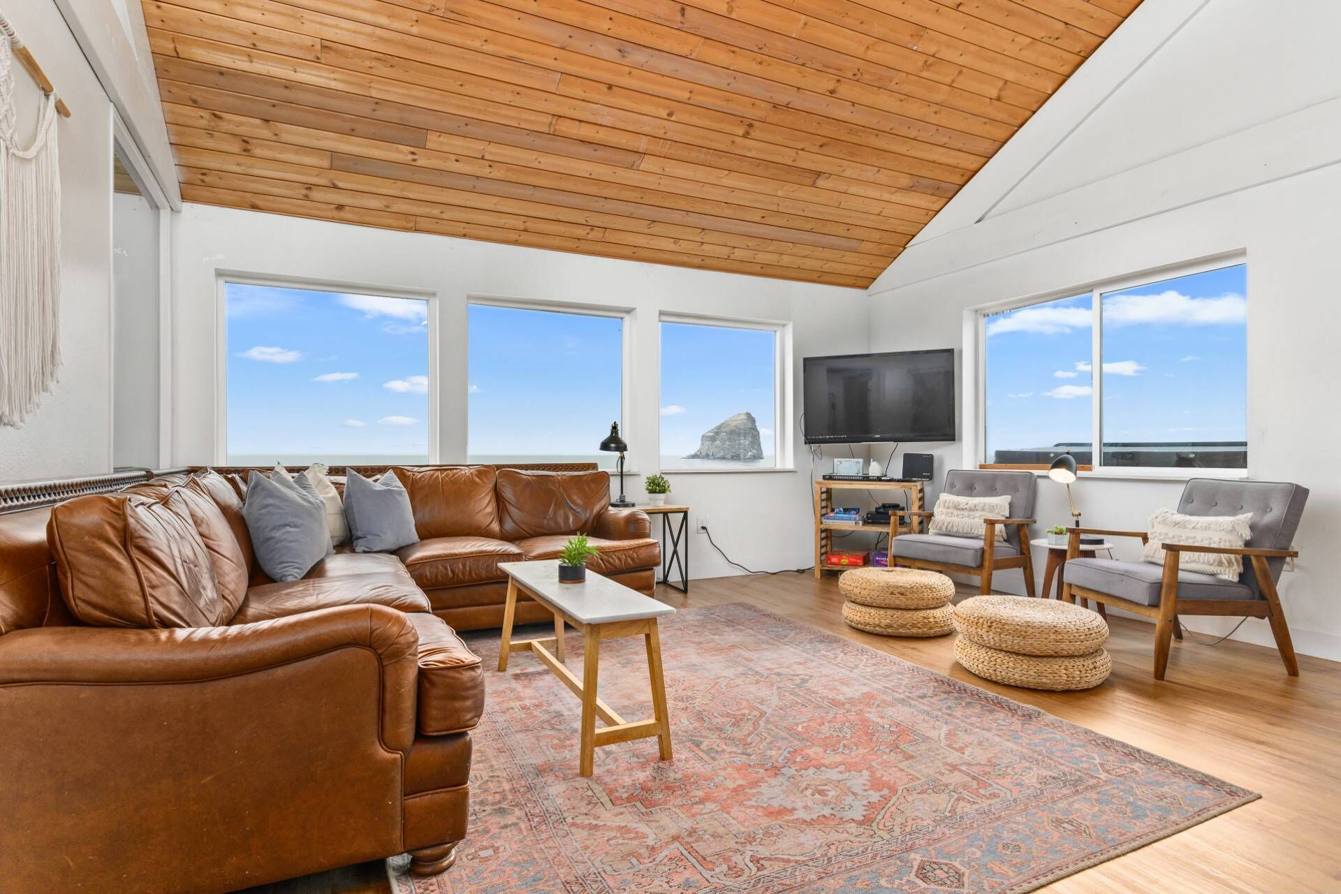 Majestic Haystack Rock and Ocean Front Views, Pet Friendly, Hot Tub, BBQ, Three Main Level Bedrooms