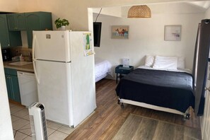 2 bedrooms, free WiFi - Unit 3, Pet Friendly, Near Beach,  Kitchen, WiFi (Rockaway Beach)