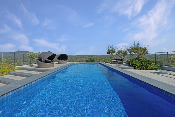 Piscine extérieure, piscine sur le toit