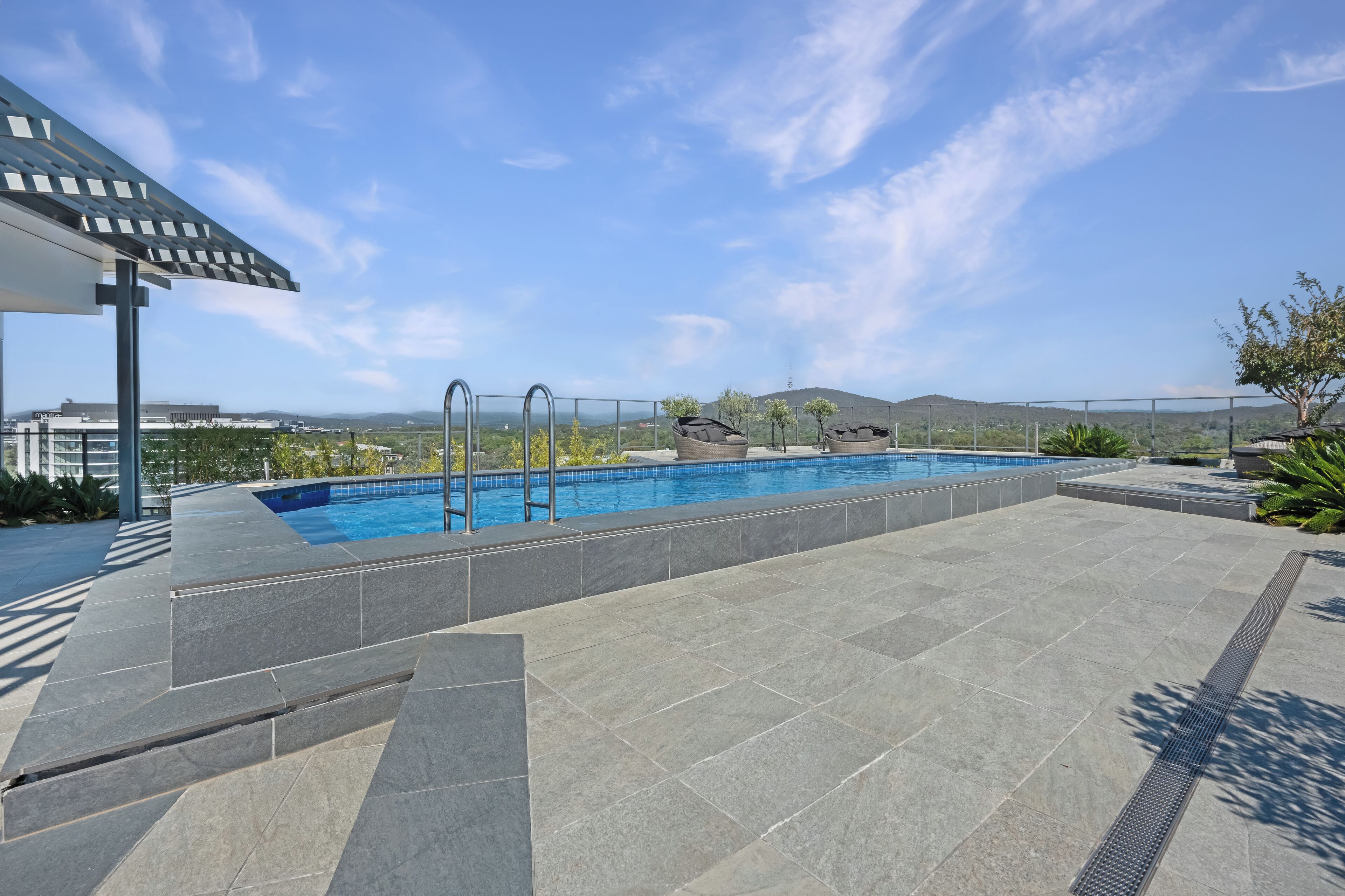 Piscine extérieure, piscine sur le toit