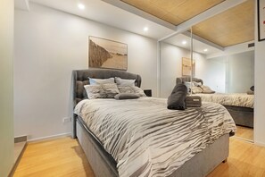 1 chambre, bureau, fer et planche à repasser, accès au Wi-Fi (inclus)