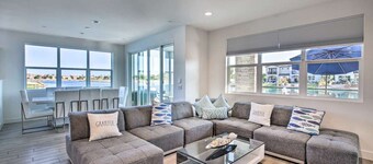 Lakefront Luxury-Tiffany Villa / House w/ Private Pool & Spa