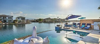 Lakefront Luxury-Tiffany Villa / House w/ Private Pool & Spa