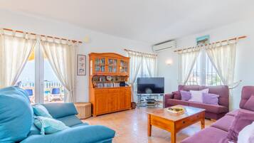 TV, DVD player, aparelho de som