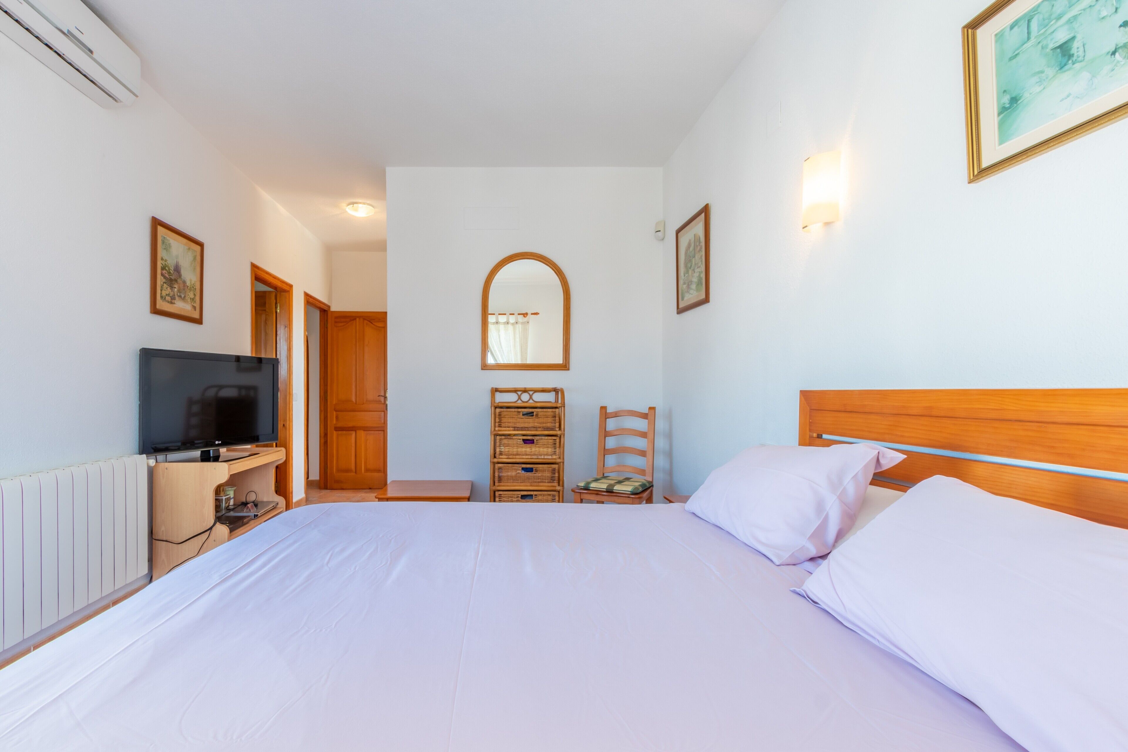 6 chambres, fer et planche à repasser, Wi-Fi gratuit, draps fournis