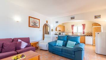 TV, DVD player, aparelho de som
