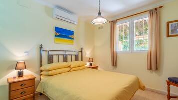 6 bedrooms, iron/ironing board, free WiFi, bed sheets